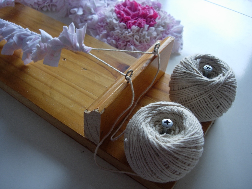 Boxoftrix Two String Rag Rug Loom