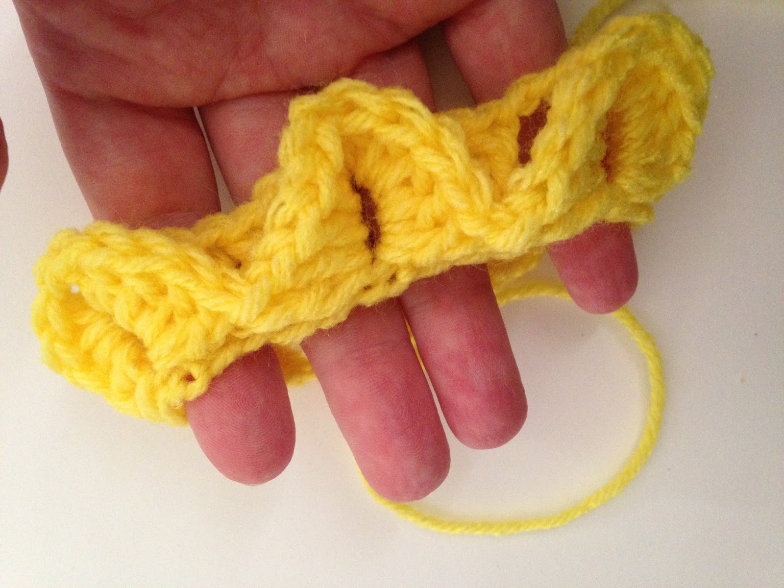 Tomboy Nanny How to do the Crocodile Stitch
