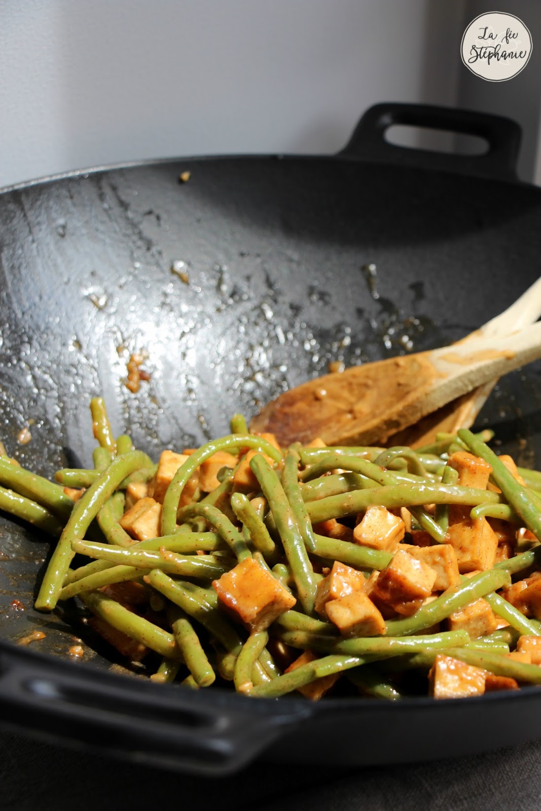 Wok De Haricots Verts Et Tofu Grille Sauce Asiatique Aux