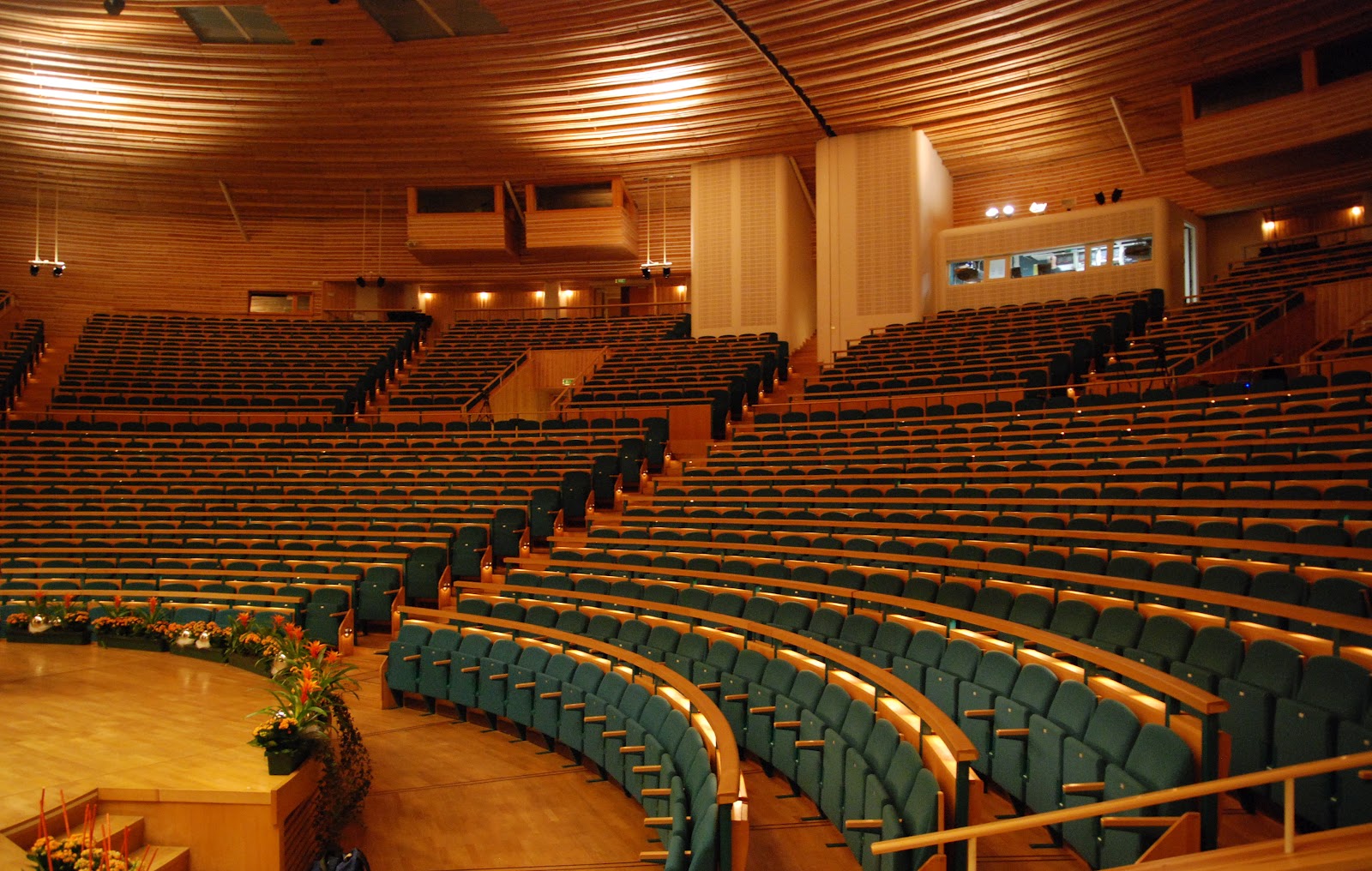 A'Pallota INFARTO EN EL AULA MAGNA A'Pallota INFARTO EN EL AULA MAGNA