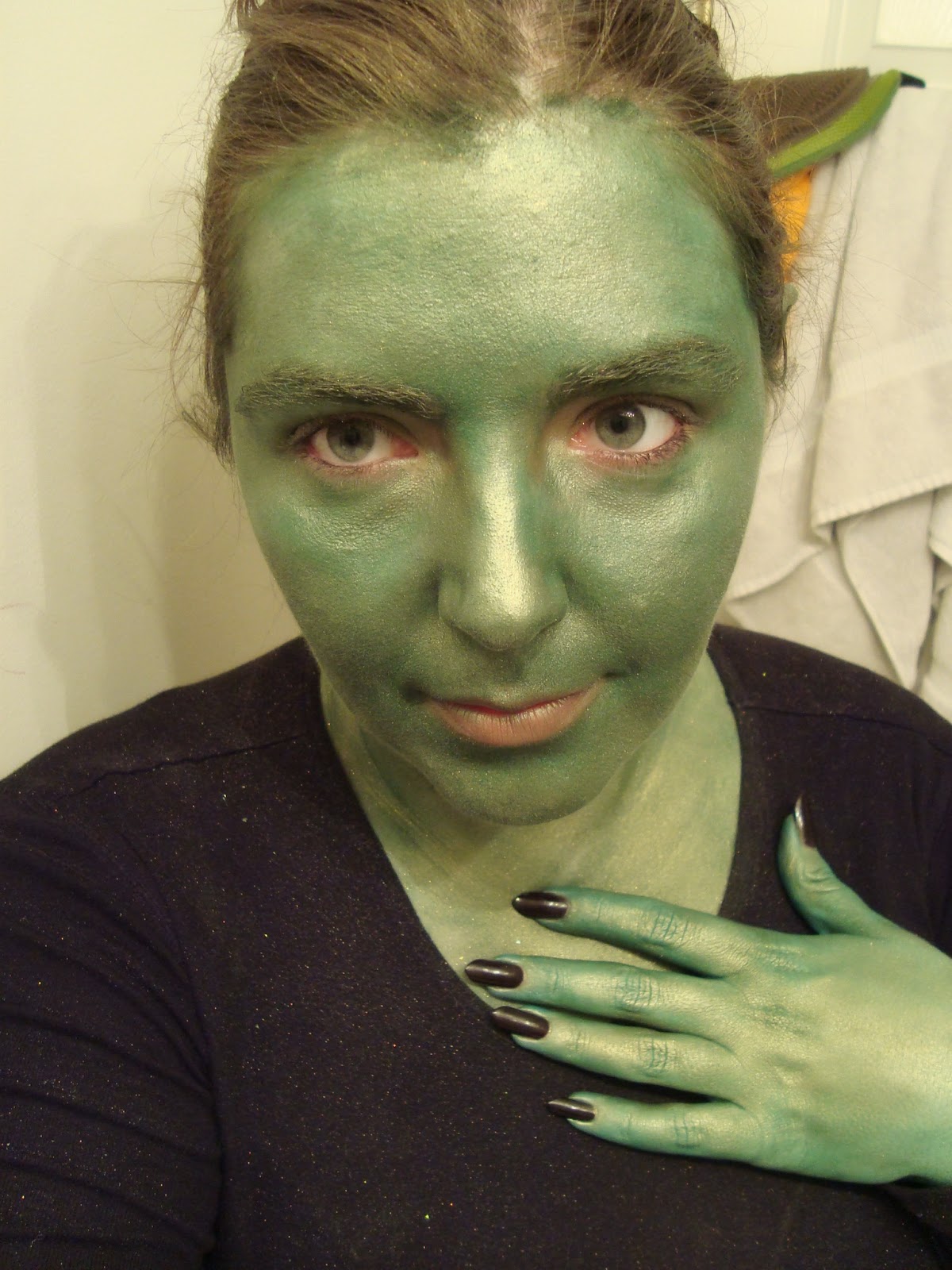 How To Paint Yourself Green Pretty Girl Science