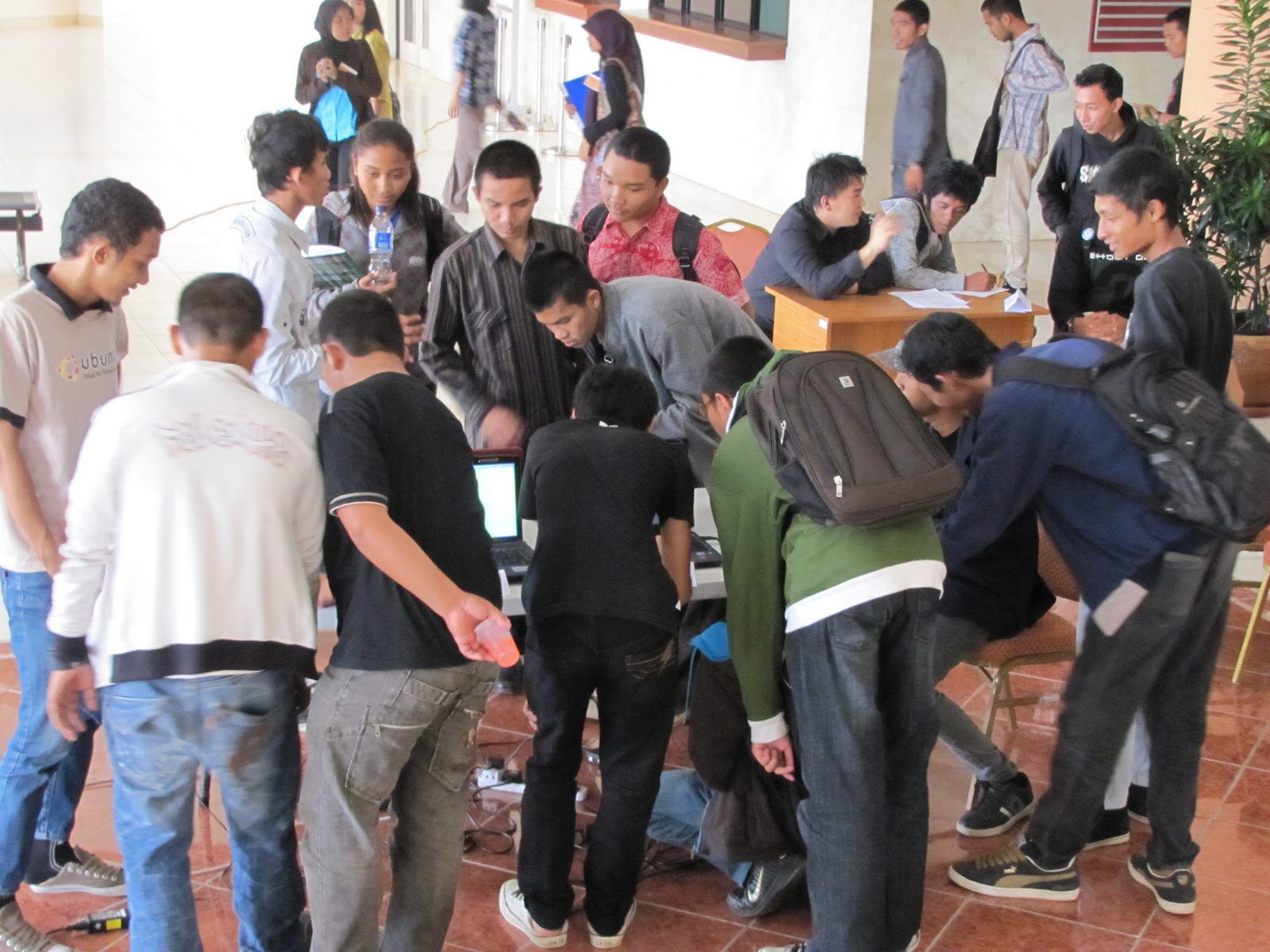 Demo Linux @ Politeknik Negeri Batam - Batam Linux User Group