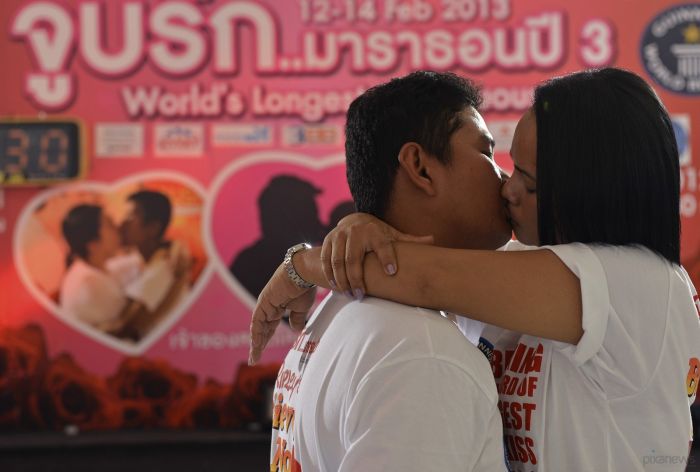 Cool FunPedia: The Longest Kiss In The World