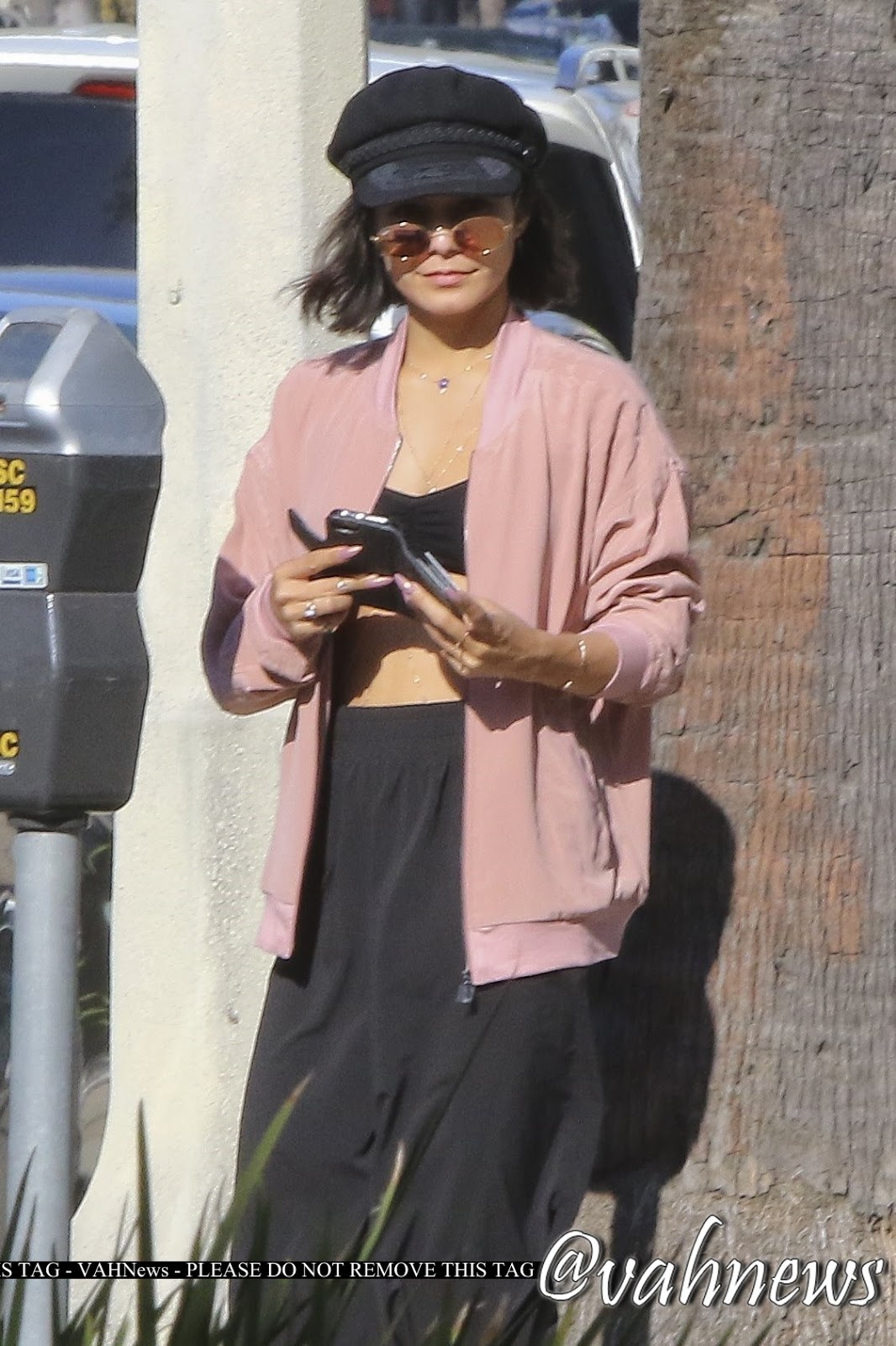 Vanessa Hudgens | Leaving Wundabar Pilates With Stella Hudgens , In