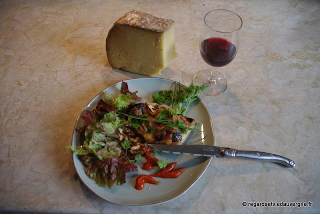 Tartine aux Morilles et fromage Salers