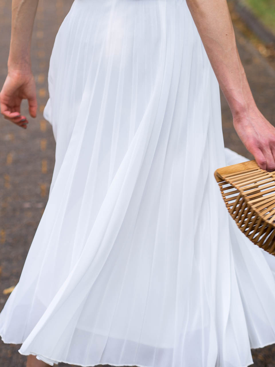 white-pleated-midi-skirt