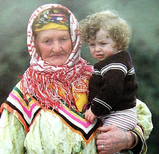 Fuente: https://mathildasanthropologyblog.files.wordpress.com/2008/05/berberchildwh1.jpg