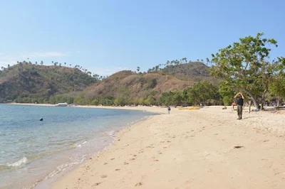 Pasir Putih Dan Bersih,Pantai Wae Cicu Wajib Anda Kunjungi