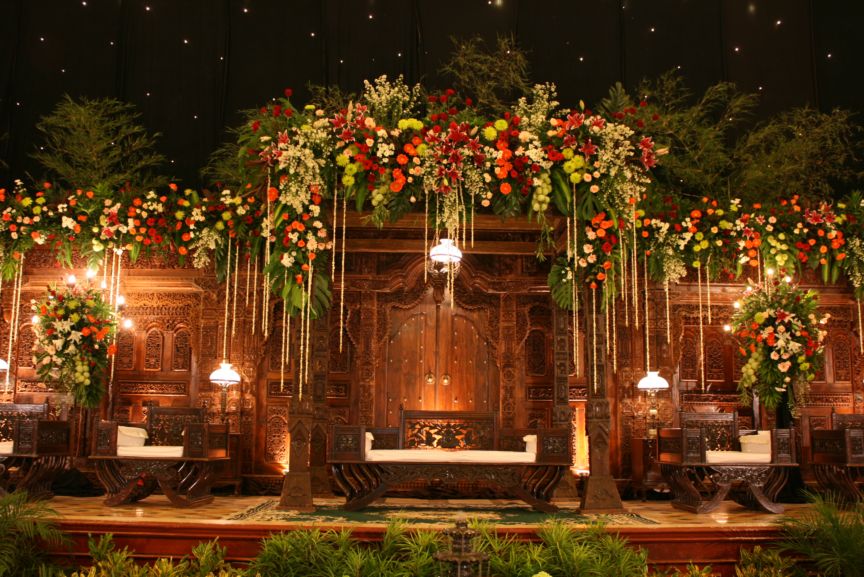 Dekorasi Pernikahan: Contoh Pelaminan Jawa