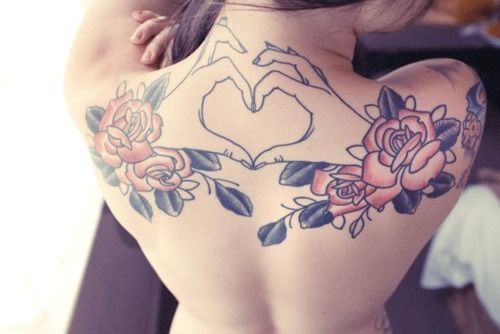 tatuaje para mujer en espalda