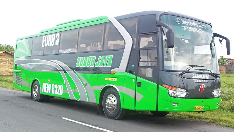 Subur Jaya: Mengarungi Jalan Raya dengan Armada Pariwisata 44 Seat yang Handal