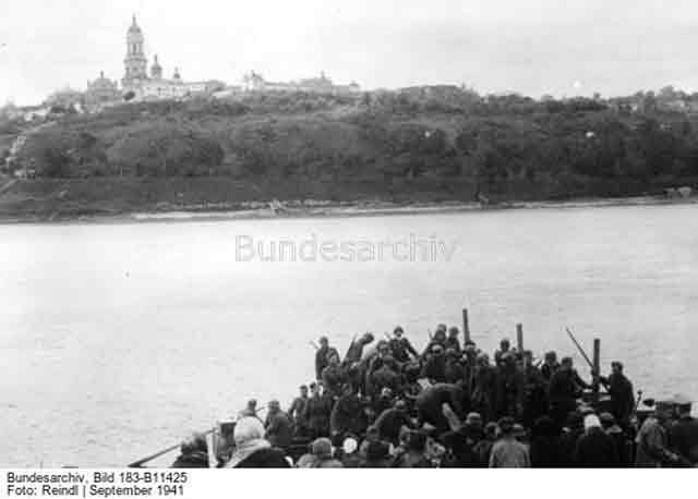 Kiev falls to the Wehrmacht 19 September 1941 worldwartwo.filminspector.com