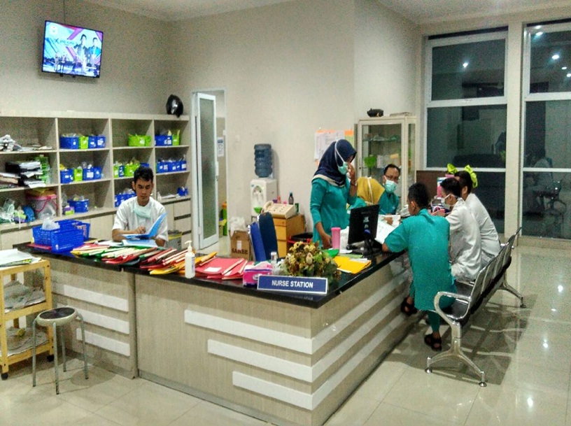 Warga Keluhkan Pelayanan Kesehatan Di Rs Amira Purwakarta