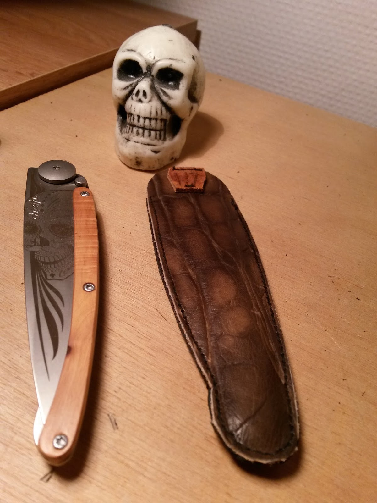 HAND/HOMEMADE CREATIONS CUIR Etui surmesure pour