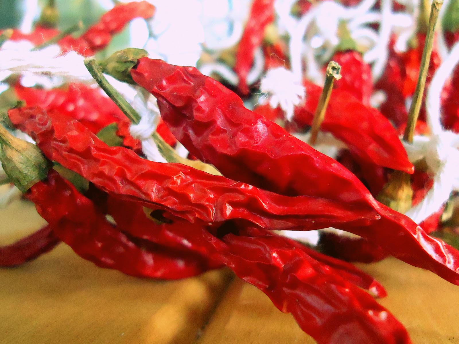 KareWares Homedried Thai chili peppers