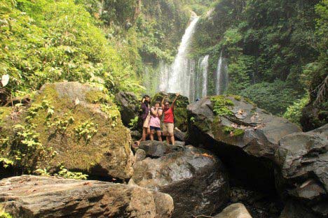 air terjun tiu kelep senaru lombok utara