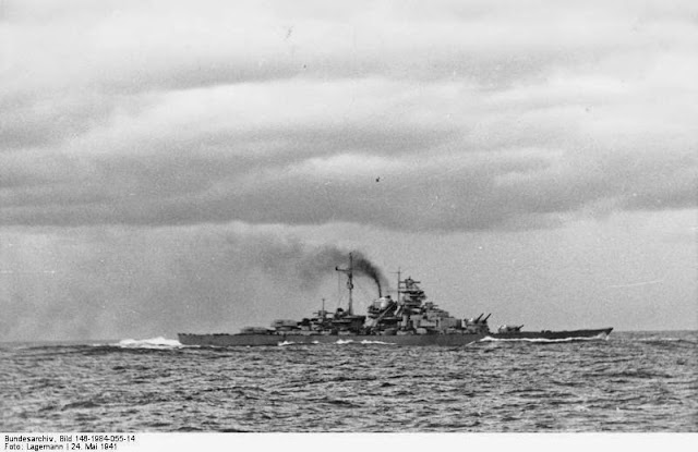 Bismarck,_nach_Seegefecht.jpg