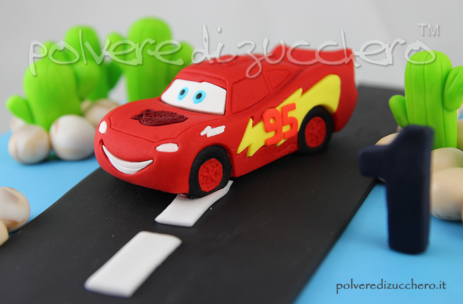 Torta in pasta di zucchero di Cars: Saetta per un 1° compleanno