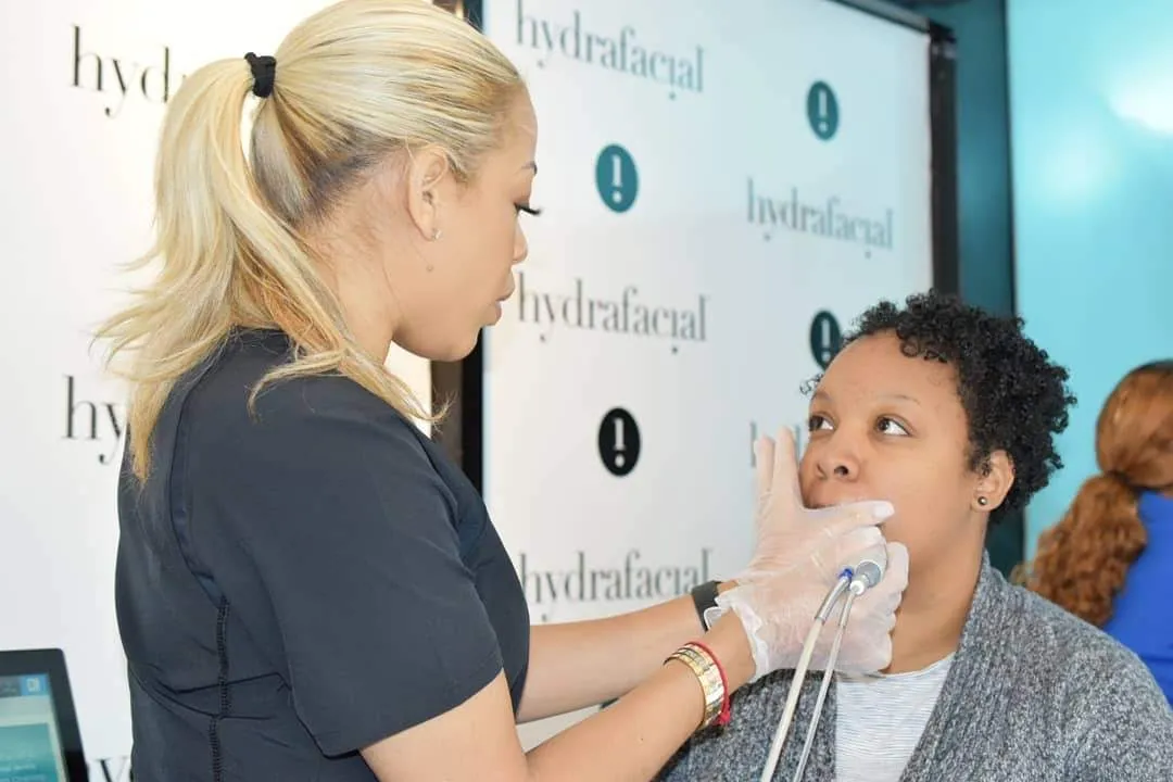 HydraFacial Helped Me Go Bare Face Without Makeup  via  www.productreviewmom.com