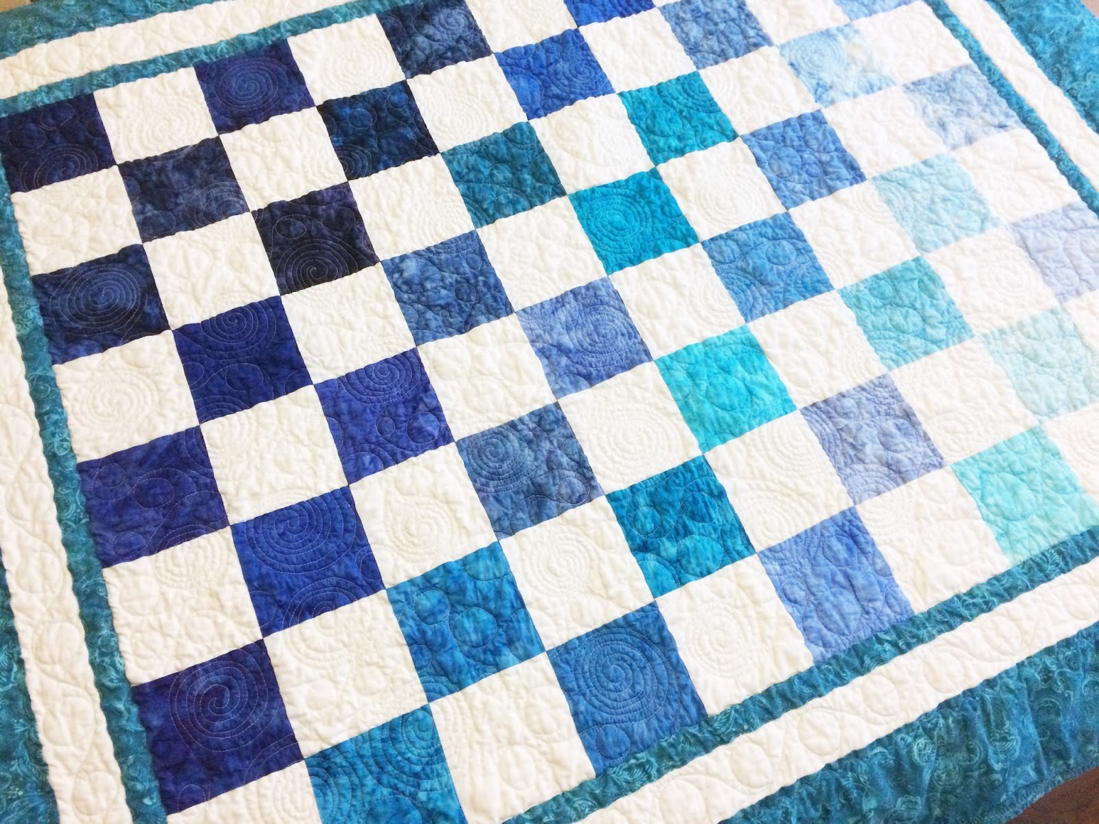 Fluffy Puppy Quilt Works Blue and White Ombre Quilt