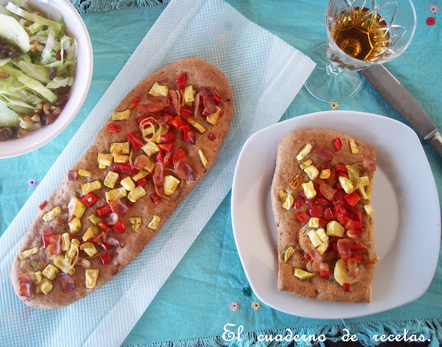 Coca integral de verduras y bacon