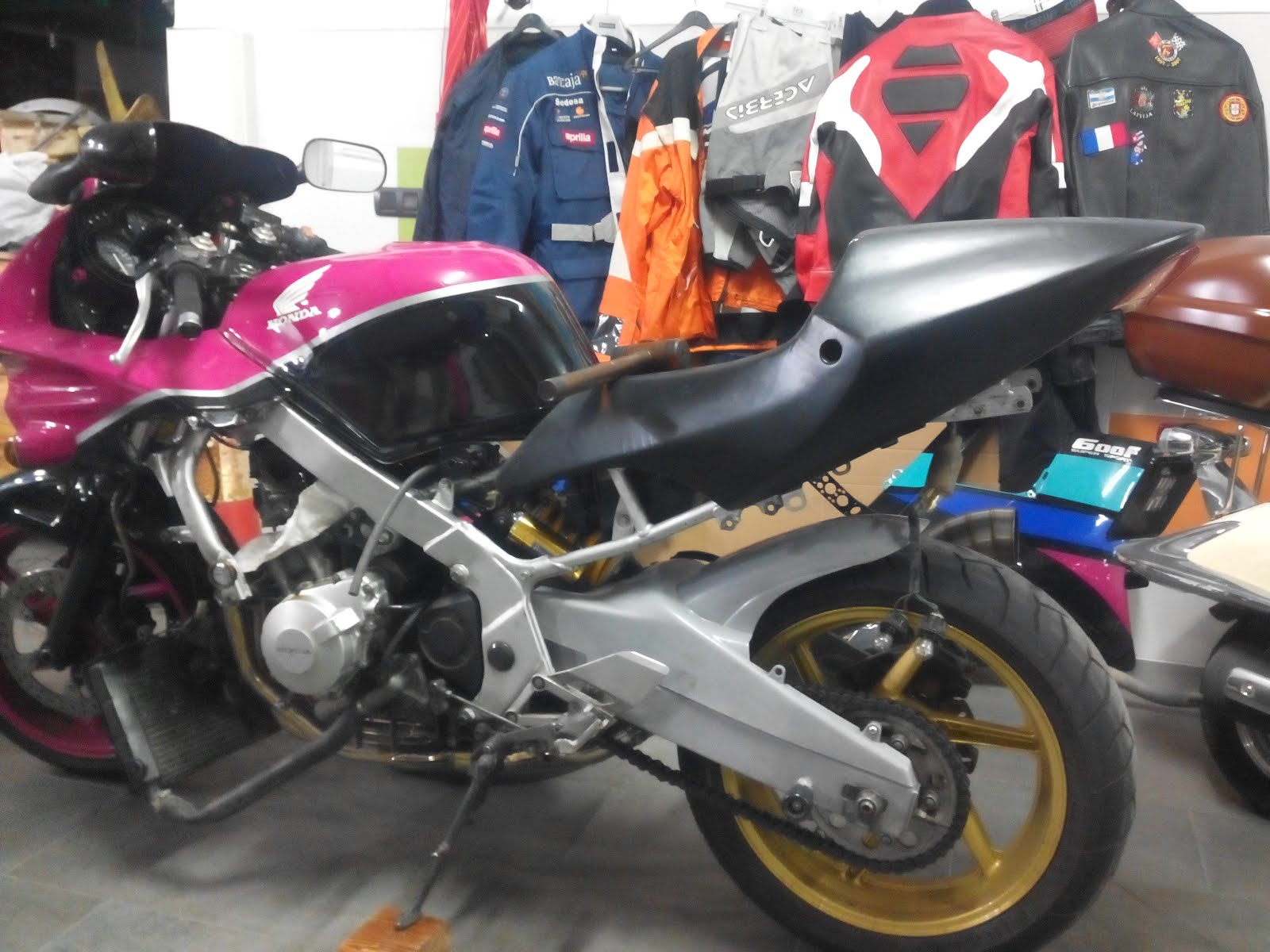 . CBR F2 RACING SOLO SEAT