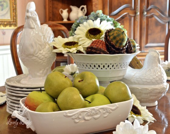 Lovely Things- Rooster Centerpiece-Blog Link Up Party-Treasure Hunt Thursday- From My Front Porch To Yours