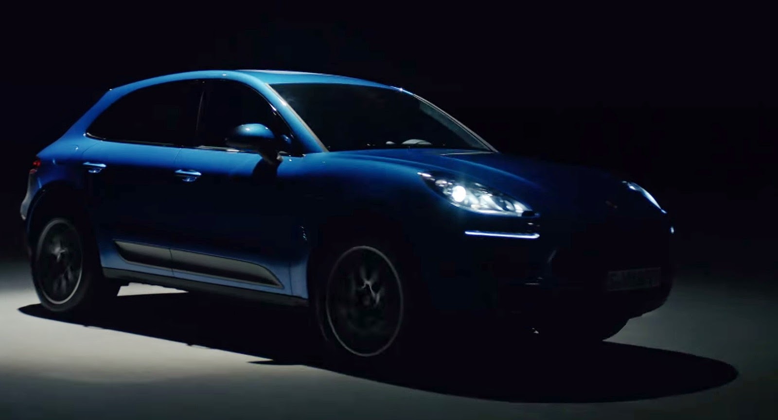 Porsche Night Drive Porsche Macan Lights