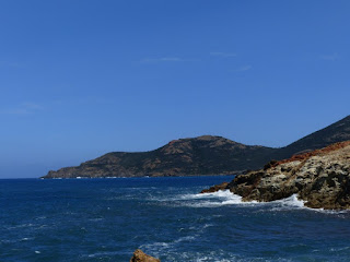Côte rocheuse autour du golfe de Galeria - Balagne - Calvi Côte rocheuse autour du golfe de Galeria - Balagne - Calvi