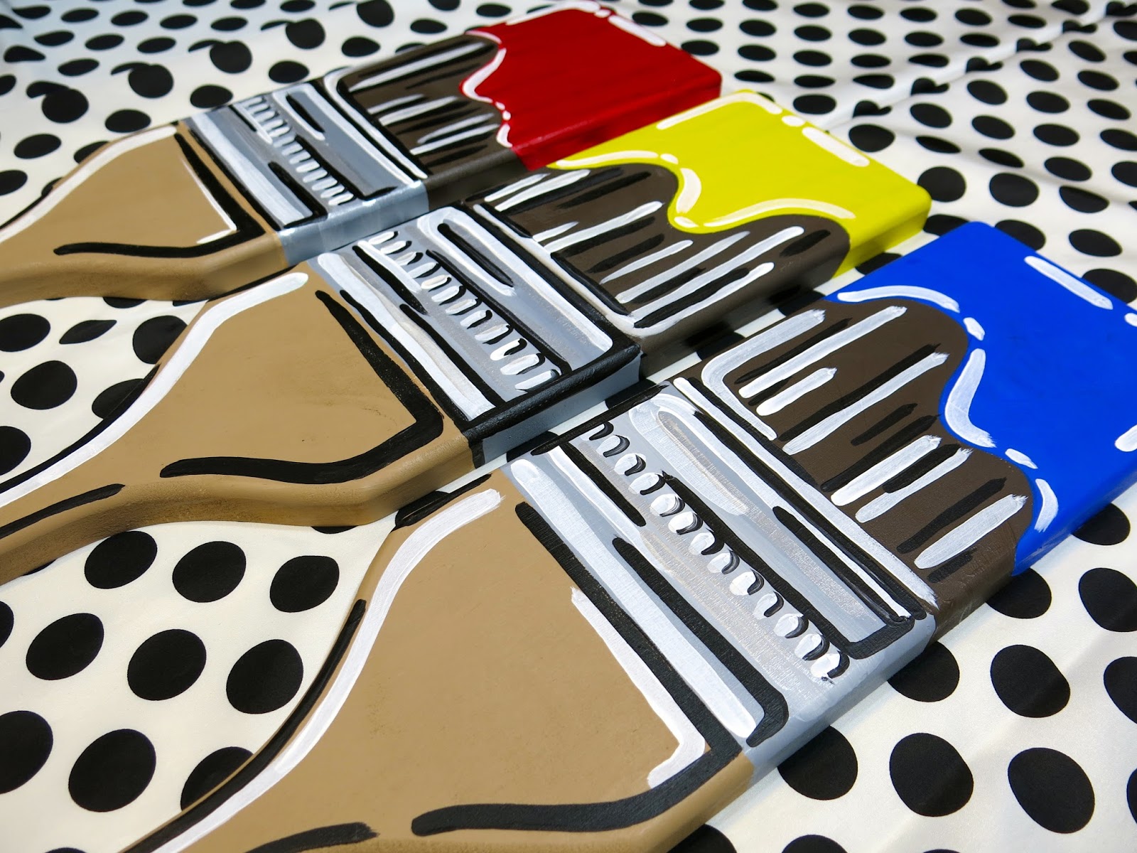 Cassie Stephens DIY Wooden Oar to Paint Brush Decor!