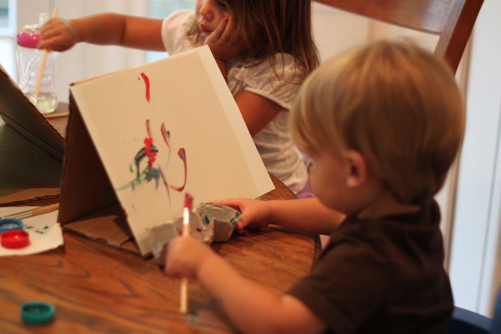 Playing House DIY Tabletop Art Easel