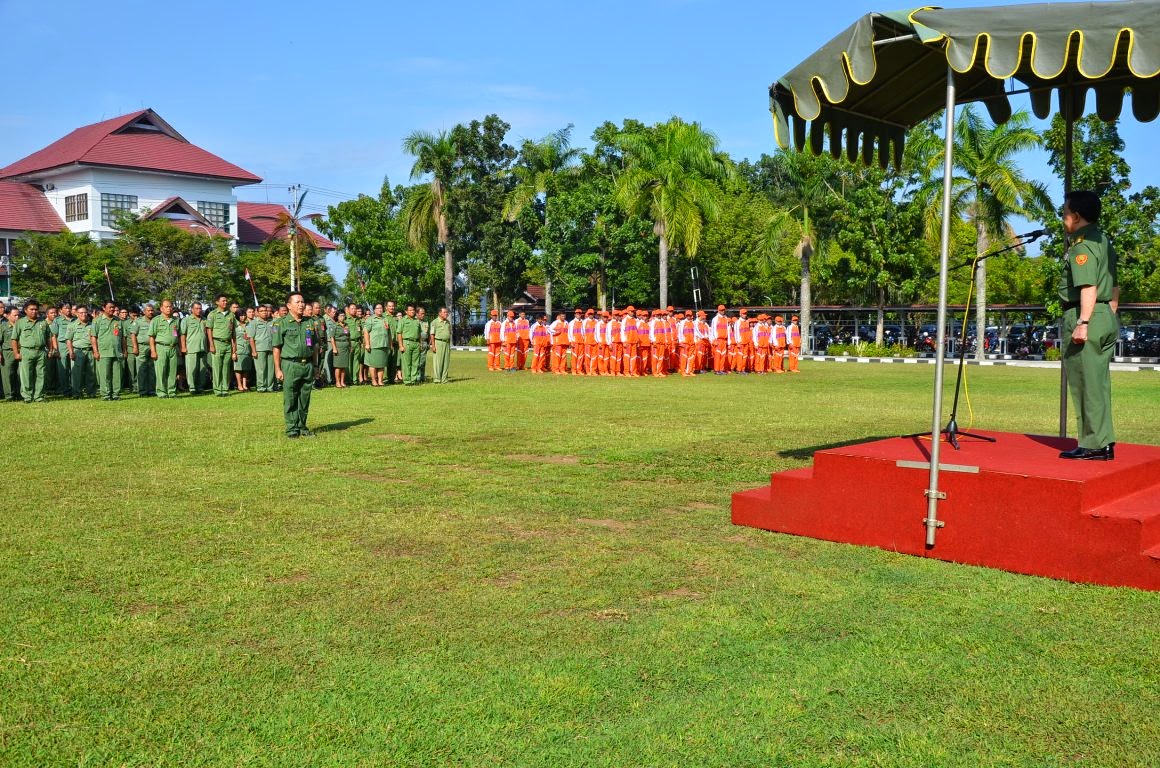 Gubernur Sulawesi Utara Saat Memimpin Apel Awal Bulan November