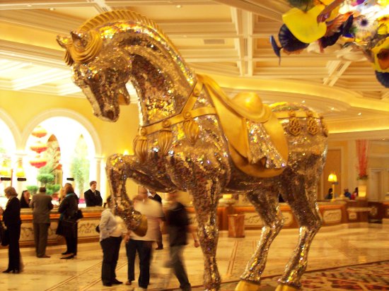 Золотой конь митридата. Золотой конь царя Митридата. Золотые кони хана Батыя. Золотой конь Анапа. Золотой конь Чингисхана.