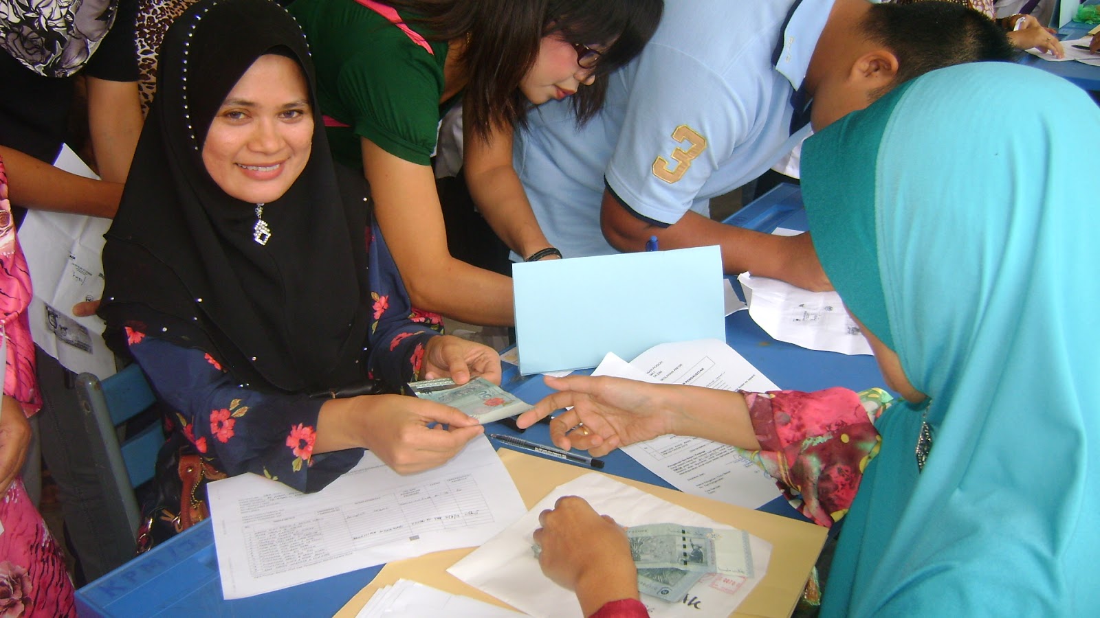 Sekolah Bantuan Penuh Kerajaan / Senarai bantuan kewangan kerajaan