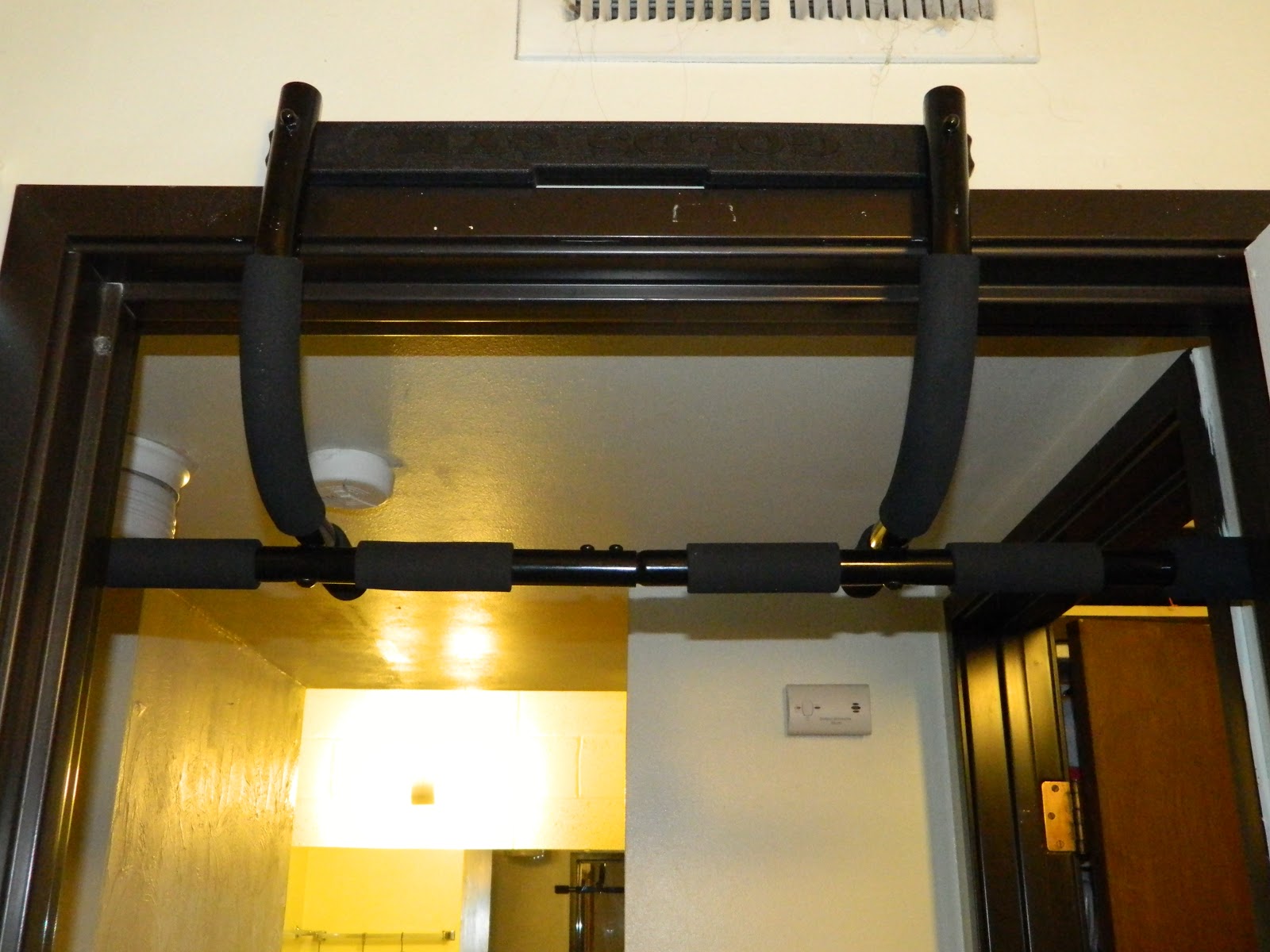 Stuff You Know You Want Gold's Gym pull up bar 5