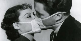 surgical-mask-kiss-655x3331.jpg