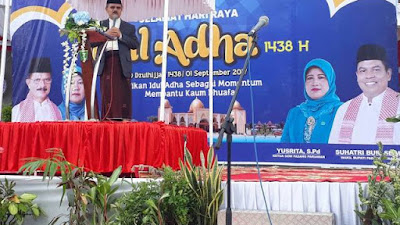 Shalat Idul Adha 1438 Hijriah di Padang Pariaman, Ribuan Masyarakat Padati Halaman Kantor Bupati