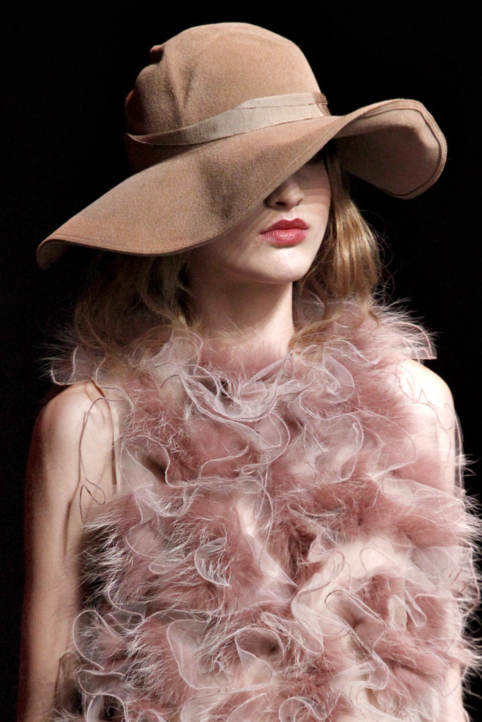 Christian Dior Fall 2011 Ready-to-Wear collection, runway looks, beauty and models