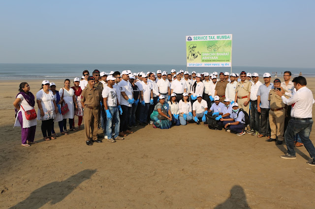 Mumbai Service Tax Zone organized "Cleanliness Drive" to clean the Juhu Beach "Swachh Bharat Abhiyan"