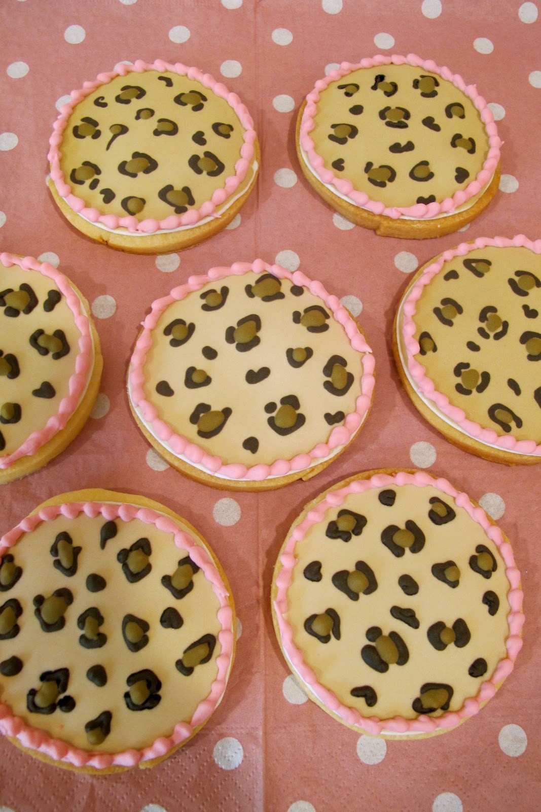 Tortelicious Leopard Print Cake & Cookies