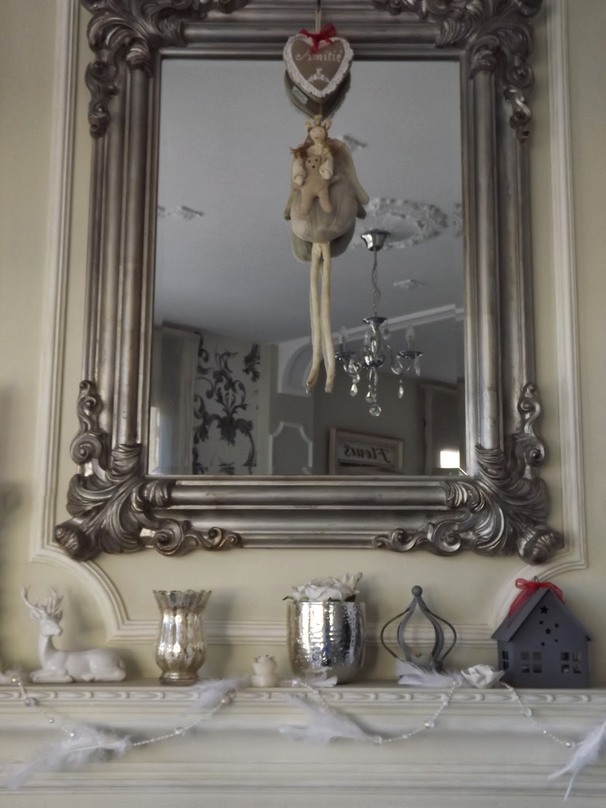 Un vergel en la ciudad: Una guirnalda de plumas