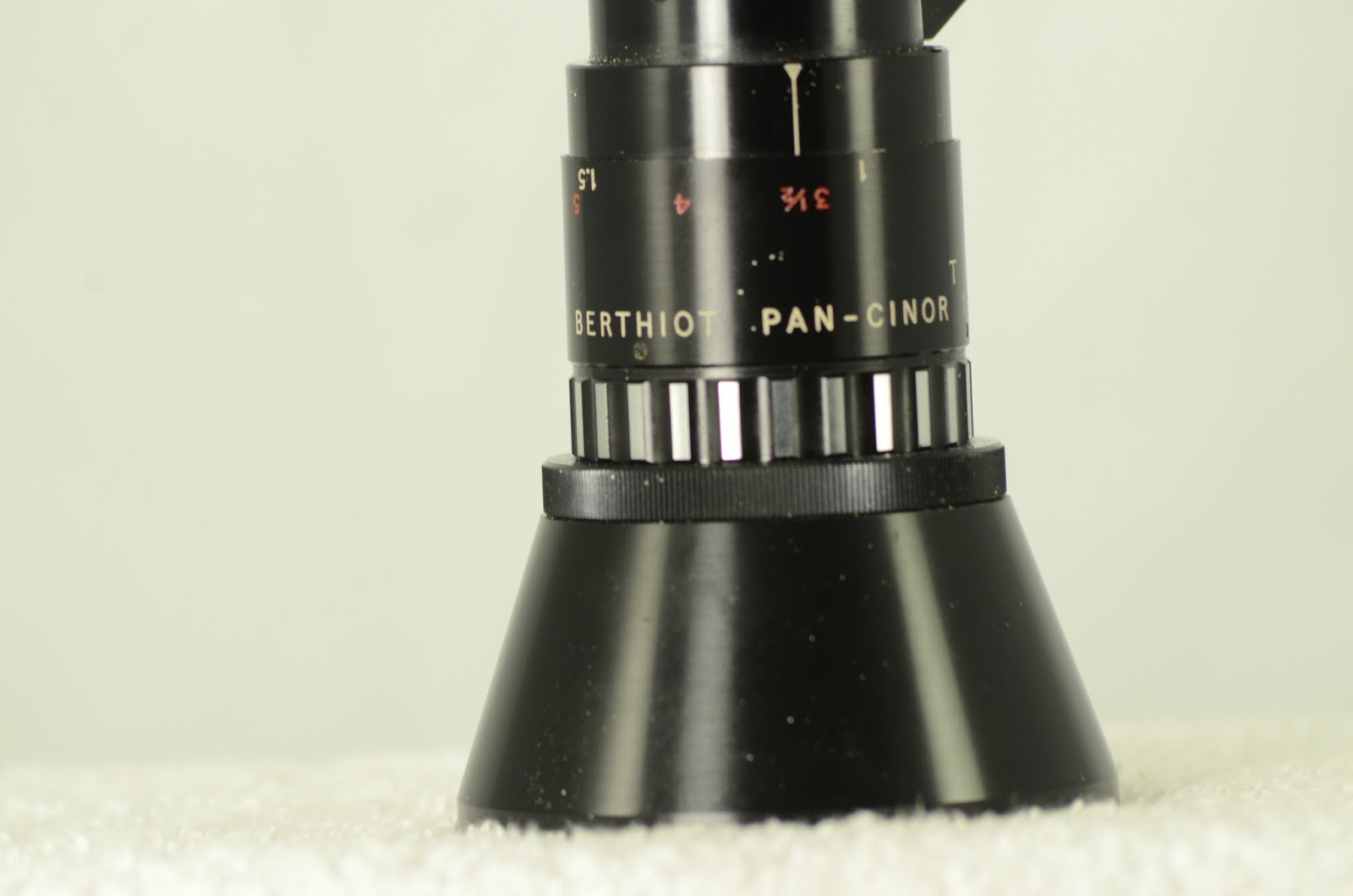 SOM Berthiot Pans Cinor Camera Zoom Lens 1:2.8 F 20-60 plus accesories