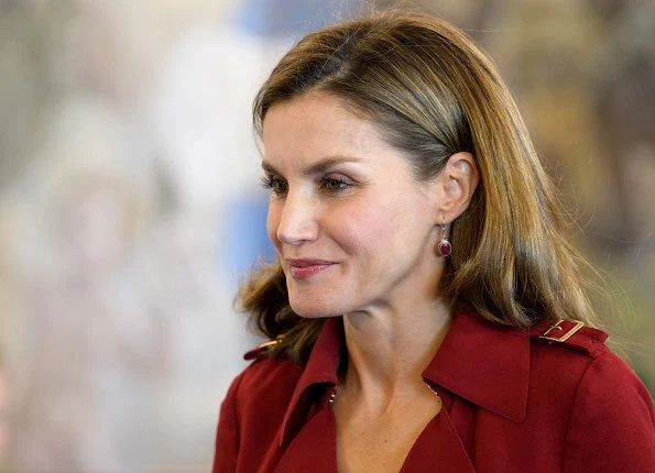 Queen Letizia wore Burberry Satin Crepe Trench Dress, Lodi pumps,and carried Reliquiae micro archy rojo clutch bag