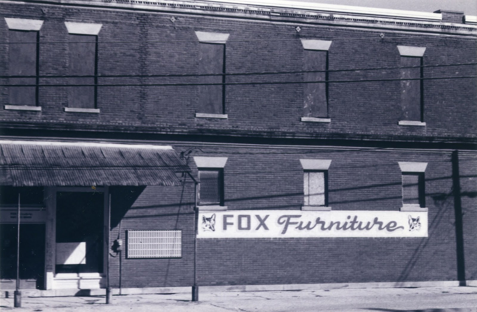 circuswater Circuswater 13 Sumner IL (Fox Furniture)...
