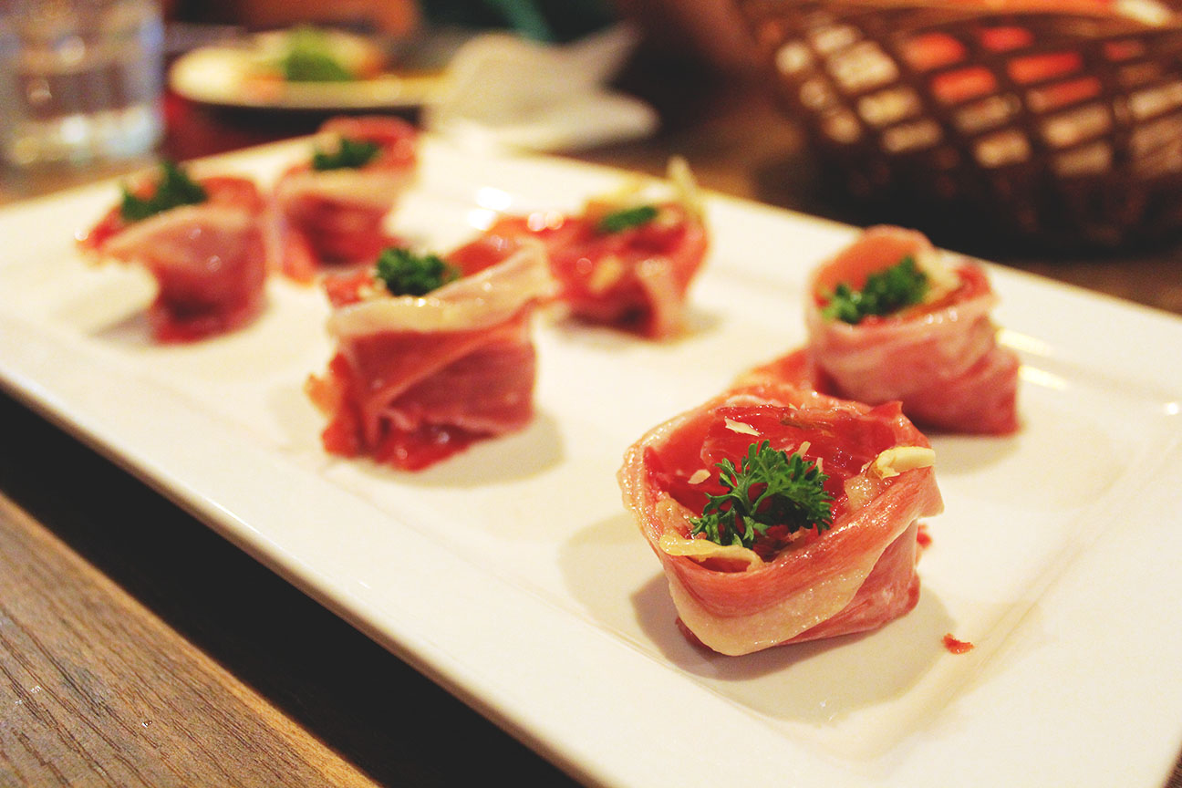 Zsofi Tapas and Bar theMOOSE makan travel 画画 * a Singapore food and