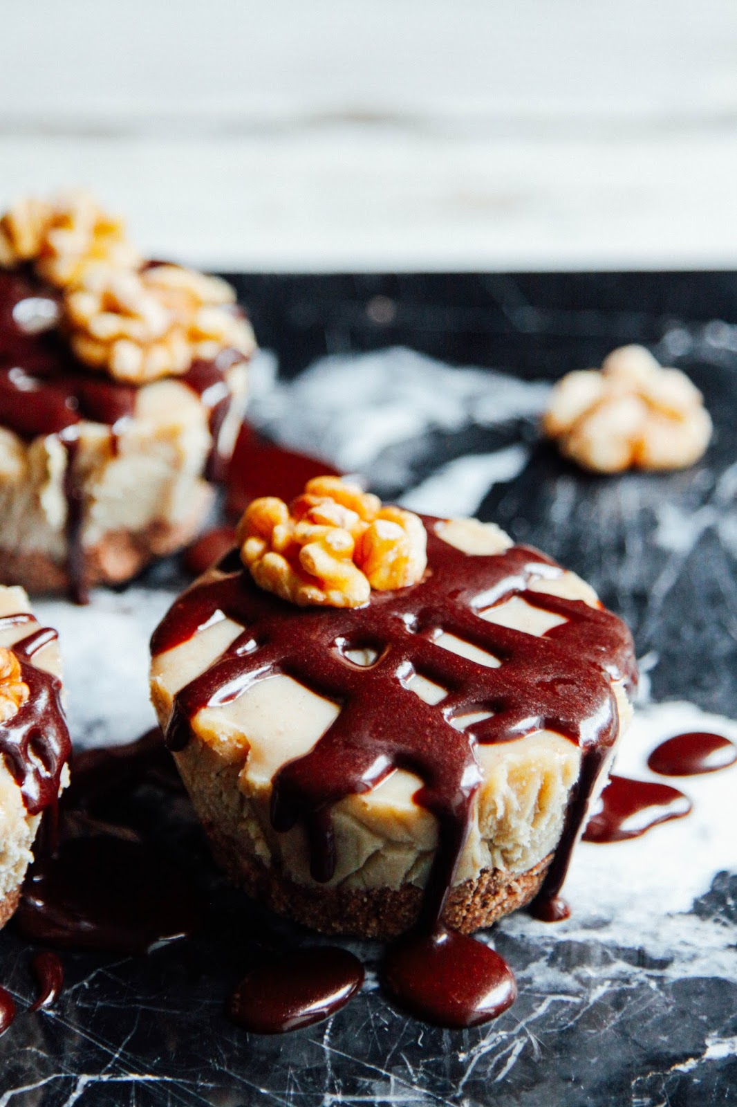 This Rawsome Vegan Life CHAI CHEESECAKES with CHOCOLATE DRIZZLE