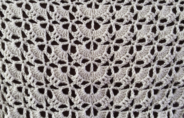 close up of the stitches in the South Bay Shawlette