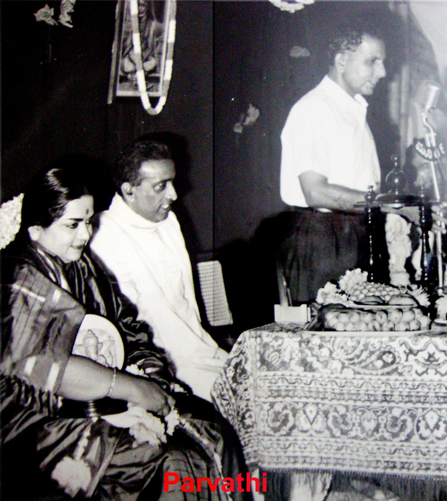 [ Mr.M.S.Swaminathan IAS, Divisional Commissioner of Mysore, Presides ]