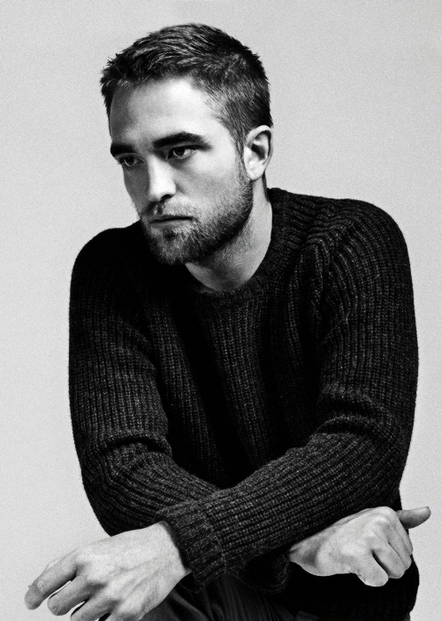 Robert Pattinson posando