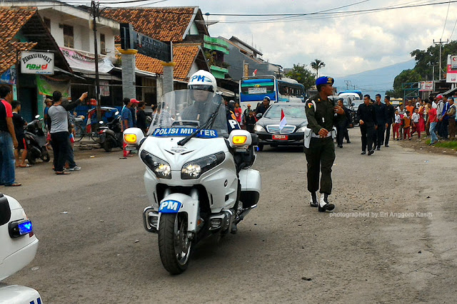 Rombongan Presiden Jokowi di Garut. Rombongan Presiden Jokowi di Garut.